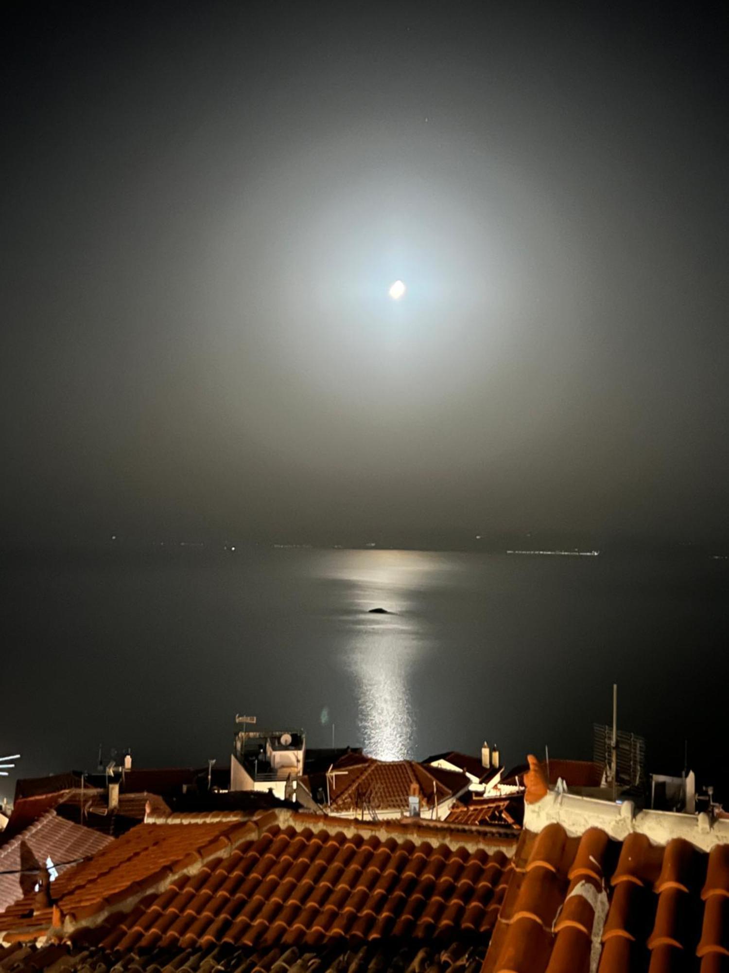 Viewtyhouse Villa Atheato Bagian luar foto
